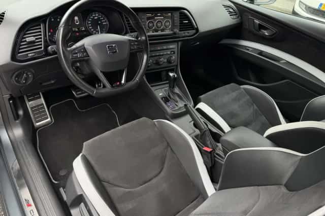 SEAT Leon (2015) thumbnail 5