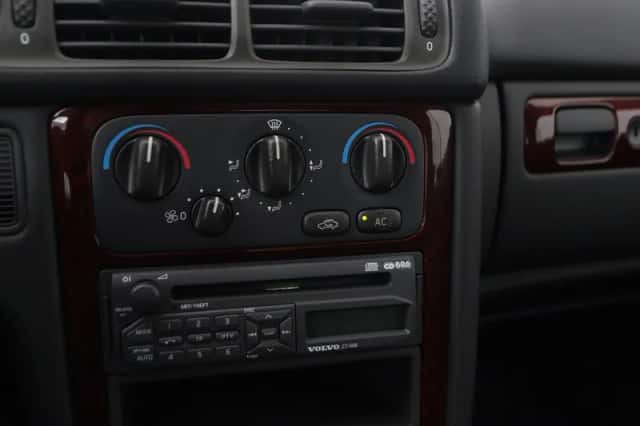 Volvo C70 (2000) thumbnail 11