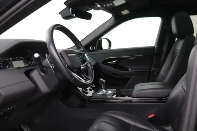 Land Rover Range Rover Evoque (2022) thumbnail 3
