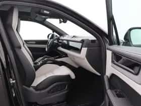 Porsche Cayenne (2024) thumbnail 5