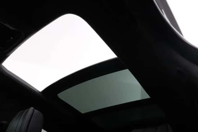 Land Rover Range Rover Velar (2020) thumbnail 11