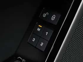 Land Rover Range Rover Velar (2020) thumbnail 17