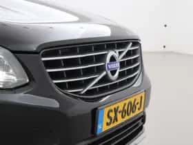 Volvo XC60 (2017) thumbnail 45