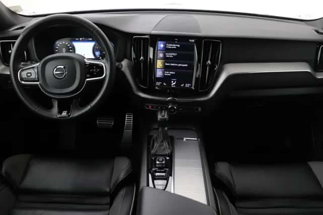 Volvo XC60 (2020) thumbnail 4