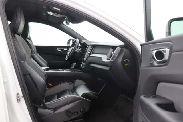 Volvo XC60 (2020) thumbnail 5
