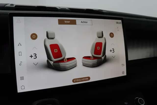 Land Rover Defender (2023) thumbnail 13