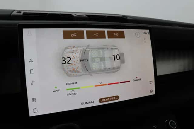 Land Rover Defender (2023) thumbnail 38