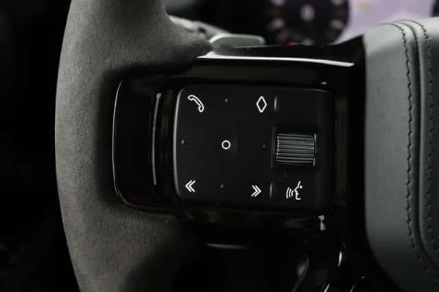 Land Rover Defender (2023) thumbnail 43