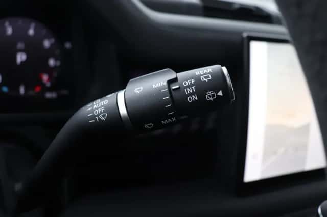 Land Rover Defender (2023) thumbnail 47