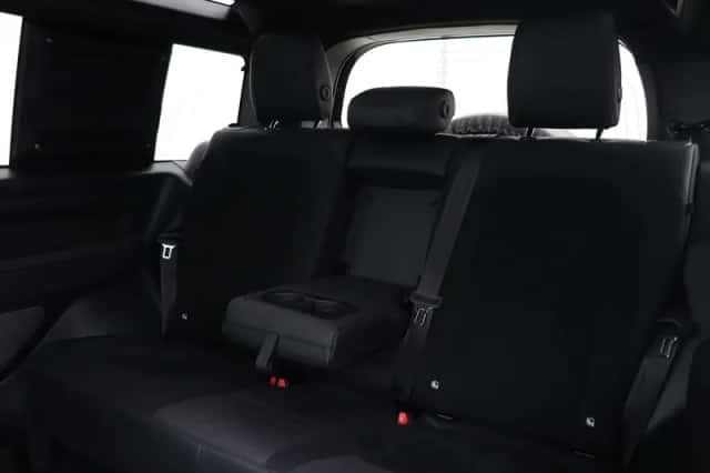 Land Rover Defender (2023) thumbnail 56