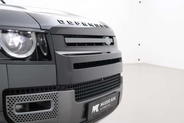 Land Rover Defender (2023) thumbnail 63