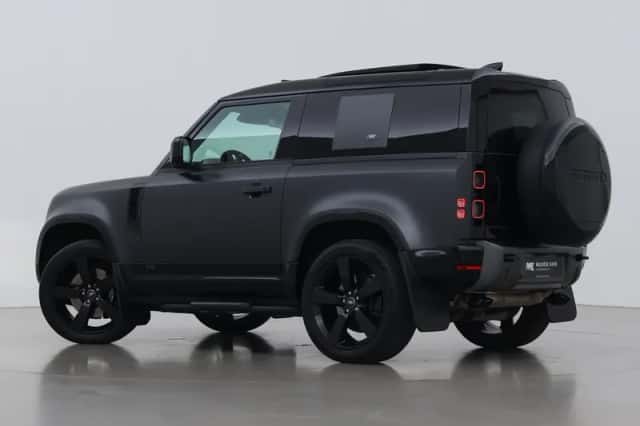Land Rover Defender (2023) thumbnail 2