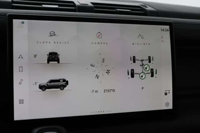 Land Rover Defender (2022) thumbnail 26