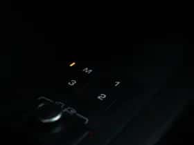Land Rover Defender (2022) thumbnail 37