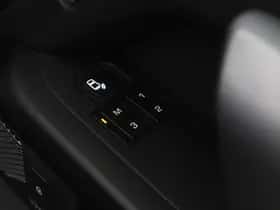 Land Rover Defender (2022) thumbnail 50