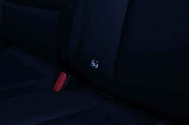 Land Rover Defender (2022) thumbnail 53