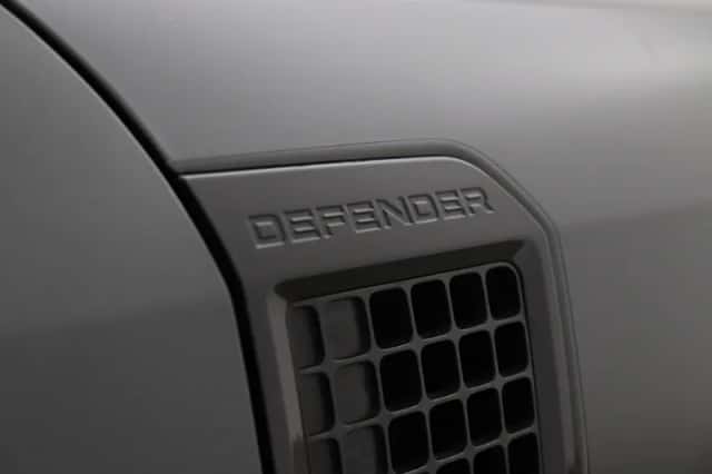 Land Rover Defender (2022) thumbnail 59