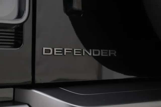 Land Rover Defender (2022) thumbnail 60