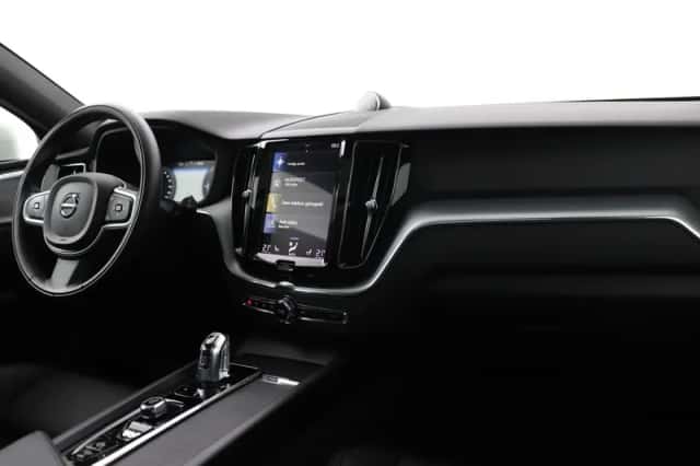 Volvo XC60 (2018) thumbnail 19
