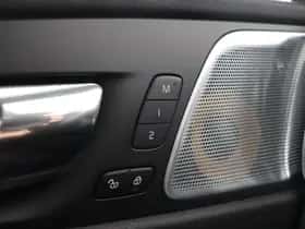 Volvo XC60 (2018) thumbnail 45