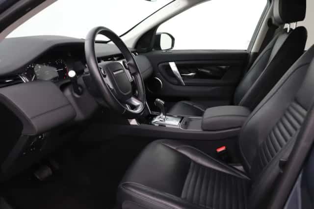 Land Rover Discovery Sport (2021) thumbnail 3