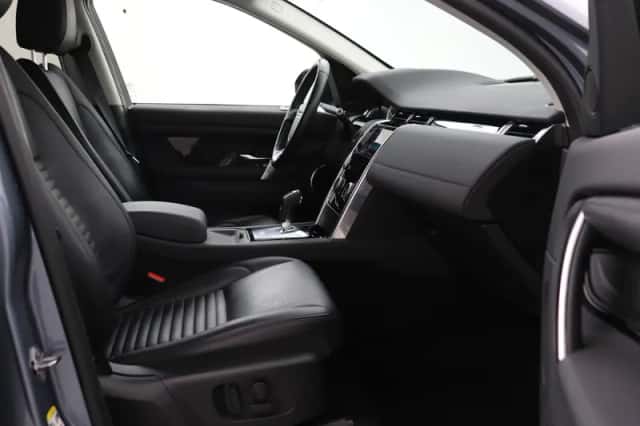 Land Rover Discovery Sport (2021) thumbnail 5