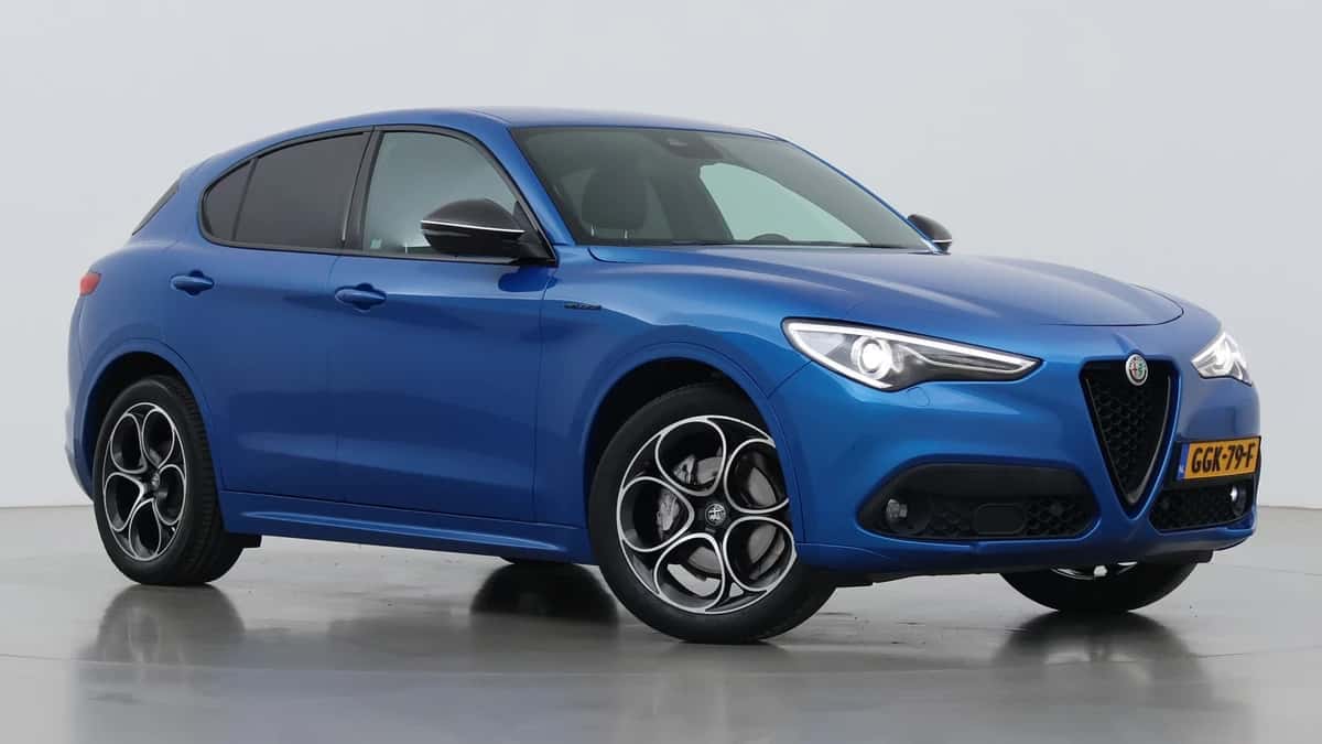 Alfa Romeo Stelvio (2022) — foto 1