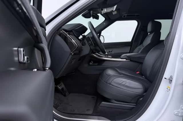Land Rover Range Rover Sport (2024) thumbnail 3