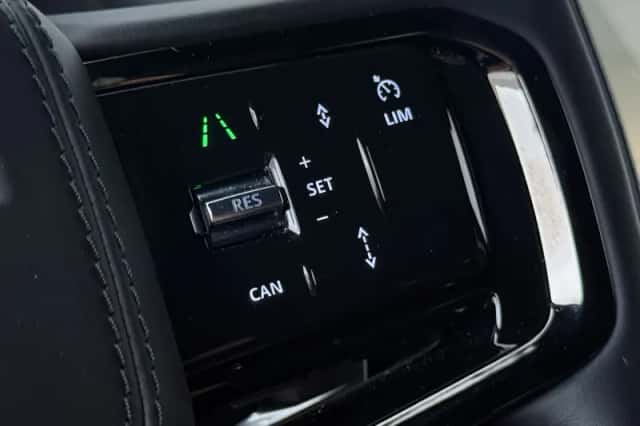 Land Rover Range Rover Sport (2024) thumbnail 35