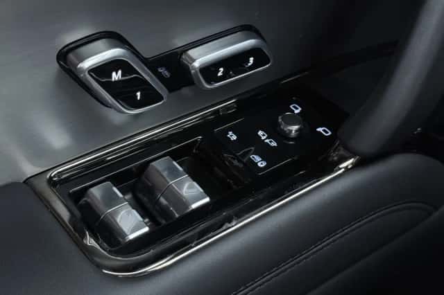 Land Rover Range Rover Sport (2024) thumbnail 38