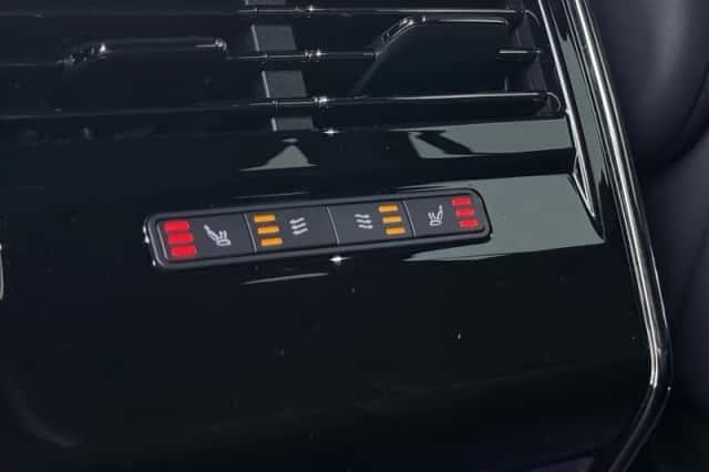 Land Rover Range Rover Sport (2024) thumbnail 42