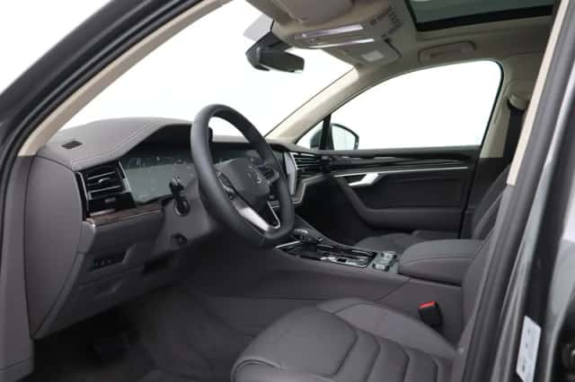 Volkswagen Touareg (2025) thumbnail 3