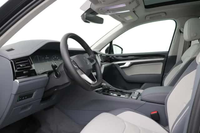 Volkswagen Touareg (2025) thumbnail 3