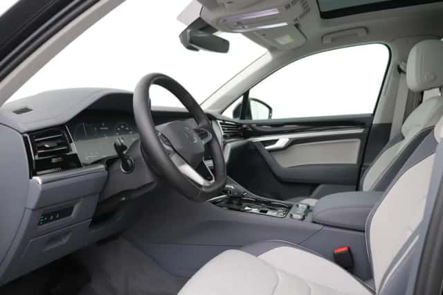 Volkswagen Touareg (2025) thumbnail 3