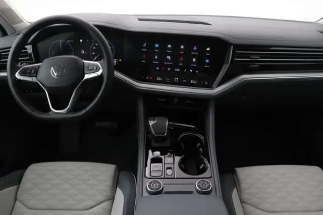 Volkswagen Touareg (2025) thumbnail 4