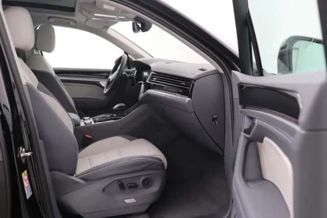 Volkswagen Touareg (2025) thumbnail 5