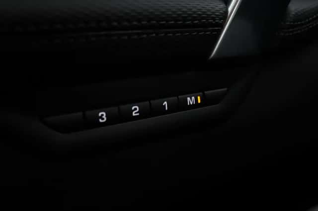 Land Rover Discovery Sport (2025) thumbnail 14