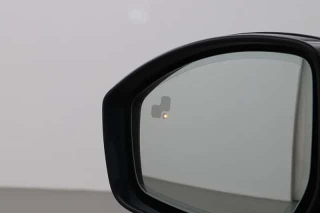 Land Rover Discovery Sport (2025) thumbnail 12