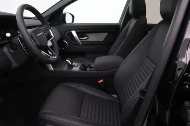 Land Rover Discovery Sport (2025) thumbnail 3