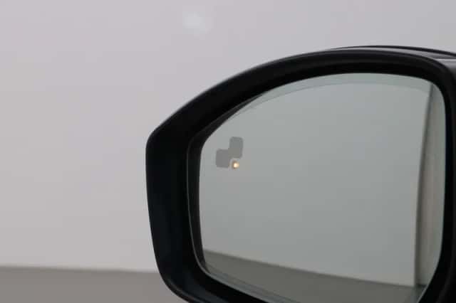 Land Rover Discovery Sport (2025) thumbnail 12