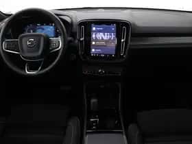 Volvo XC40 (2025) thumbnail 4