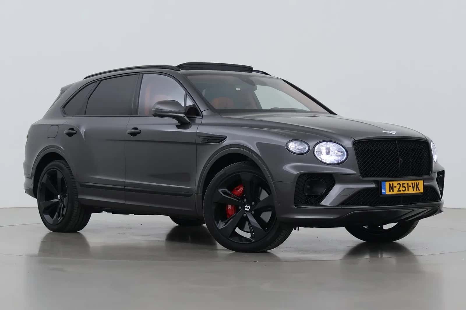 Bentley Bentayga (2022) — foto 1