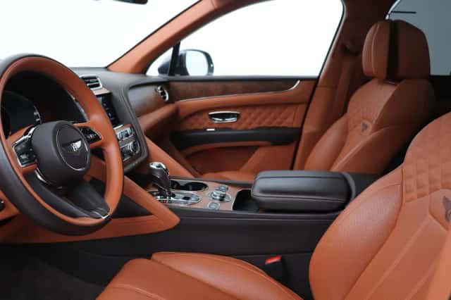 Bentley Bentayga (2022) thumbnail 3