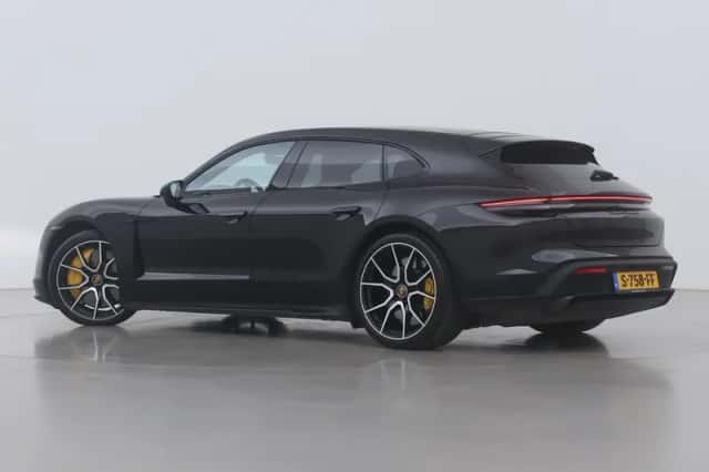 Porsche Taycan (2023) thumbnail 2