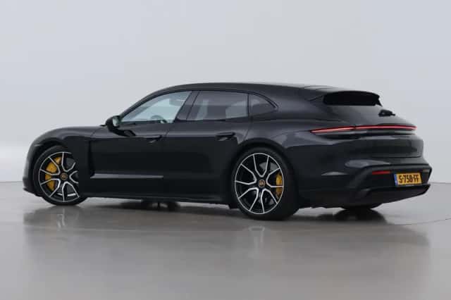 Porsche Taycan (2023) thumbnail 2