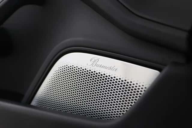 Porsche Taycan (2023) thumbnail 12