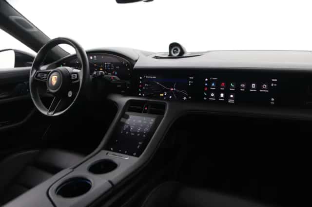 Porsche Taycan (2023) thumbnail 17
