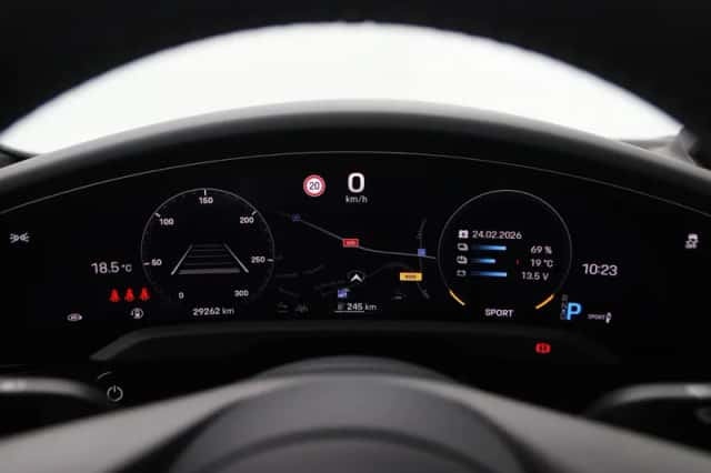 Porsche Taycan (2023) thumbnail 19