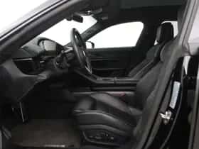 Porsche Taycan (2023) thumbnail 3