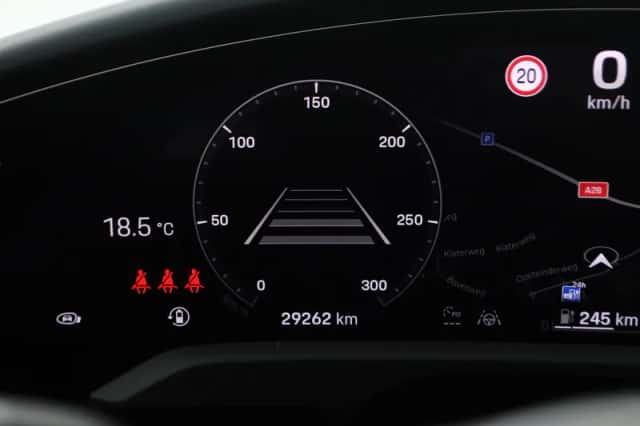 Porsche Taycan (2023) thumbnail 21